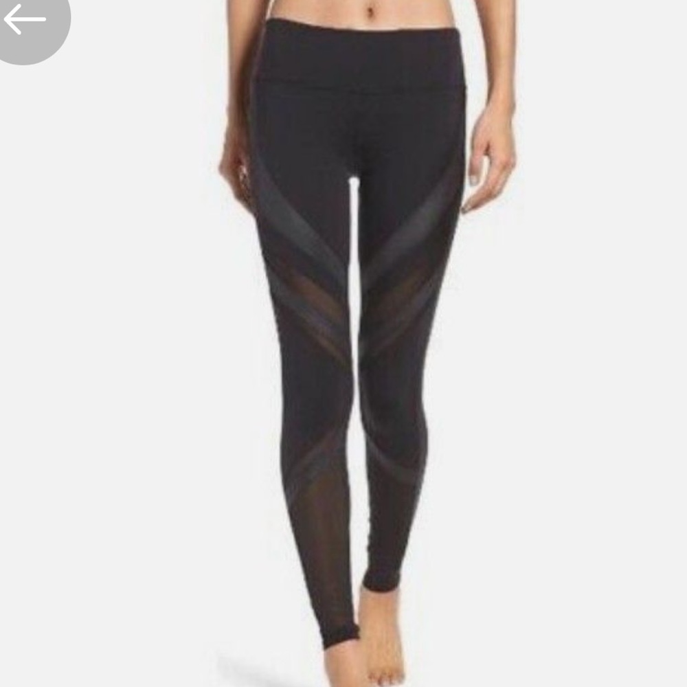 Alo yoga leggings with mesh